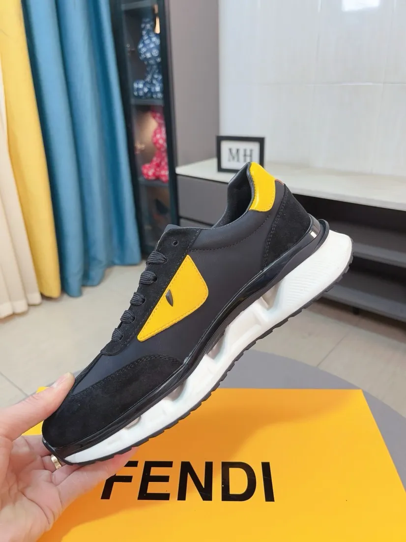 Men's shoes 💰440🌹🌹[fendi] Fendi classic and comfortable men, this complex sneaker is made of soft calfskin➕genuine leather lining➕original ultra-light rubber material with rough outsole. This unique light style is suitable for the casual and refined sensibility of this season. It is comfortable and natural on the feet. It is an everyday style for casual travel in autumn and winter! 38/44